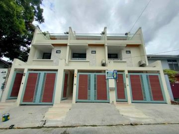 Near SM North EDSA 3 Storey Townhouse for Sale in...