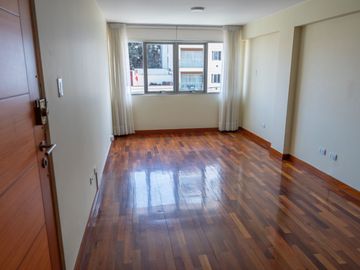 Tríplex de 141 m² con terraza en Lince, límite con San...