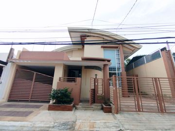 Pre-Owned Single Detached House and Lot for Sale in...