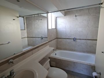 VENTA SECTOR UDLA, 3HABITACIONES, ESTUDIO, SEGURIDAD
