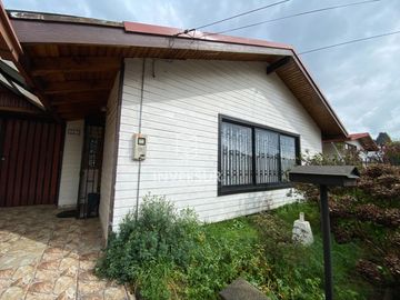 ¡Amplia Casa Familia a Pasos del Humedal Catrico! Villa...