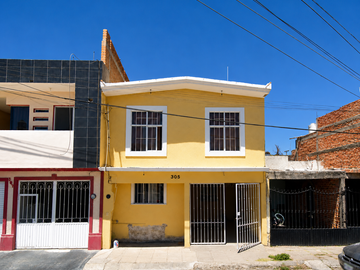 VENTA DE CASA EN LA COLONIA COSMOS, PABELLON DE ARTEAGA,...