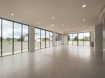 Brand New 5-Bedroom House and Lot for Sale in Alabang...