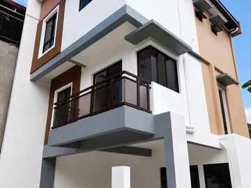 Preselling 4-Bedroom Single-Attached House with 2-Car...