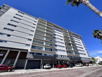 Cumbres del Lago, RENTA. Departamento amueblado con...