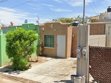 ¡¡ EXCELENTE OPORTUNIDAD!! CASA EN LA COLONIA SANTA FE,...