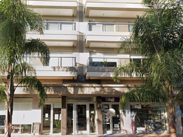 EN ALQUILER -Departamento de dos ambientes, contrafrente