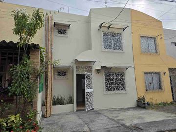 Casa en Venta en Mucho Lote 1 Et 5