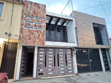 Casa y Local, 2 Niveles, Plazas Amalucan, Av Principal,...