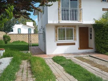 CASA EN RENTA “AMUEBLADA Y CON SERVICIOS Y CON 4 CAMAS...