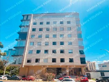 EXCELENTE UBICACIÓN Venta de Amplio Departamento en...