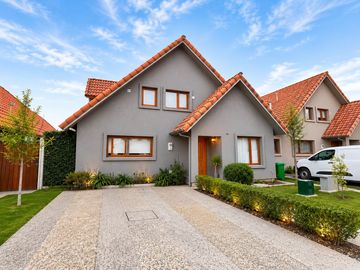 SE VENDE CASA EN CONDOMINIO LOS MONTES