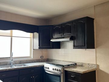 Departamento en Planta Baja con Patio Privado en Country Sol