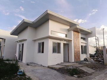 Bungalow House in Vista Alegre Bacolod with Carport-AP