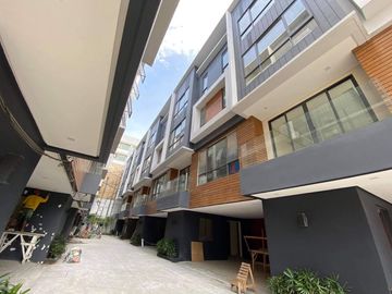 4-BR Corner Townhouse with Elevator in San Miguel Manila...