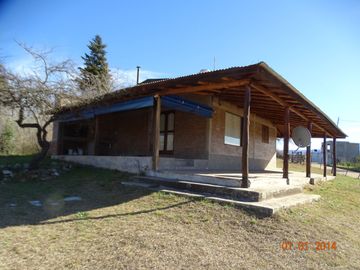 POTRERO DE GARAY-CASA ESQUINA DE DOS DORMITORIOS CON...