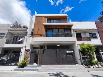 Elegant 5-Bedroom House for Sale in Greenwoods Executive...