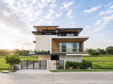 The Enclave Alabang House and Lot For Sale 5 Bedrooms...