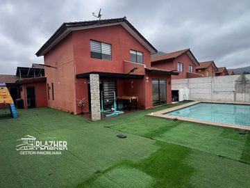 VENTA CASA 200 mts2 4d/5b Loteo Senderos del Milagro La...