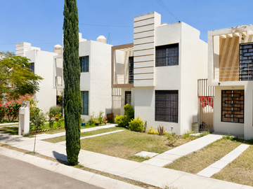 Casa en venta en zona Real de los Cerezos, Celaya