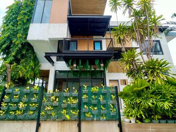 FOR SALE OR FOR RENT TROPICAL VILLAS COMPOUND IN ANGELES...