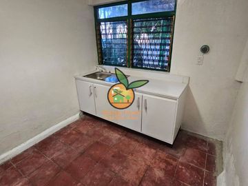 AMPLIO DEPA CON 3 RECAMARAS Y EN PLANTA BAJA EN COL....
