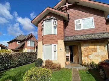 SE VENDE CASA EN CONDOMINIO ALTOS DEL BOSQUE II.