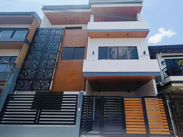 Modern 6-Bedroom House for Sale Near C6 and Sandoval...