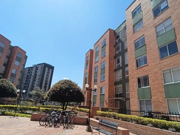 VENDO APARTAMANTO DUPLEX EN MODELIA (EXCELENTE ESTADO)