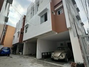 3-Bedroom Townhouse with Roof Deck in Project 2 QC -AJCQ