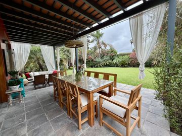 Casa con Gran Encanto y Espectacular Jardín ✨