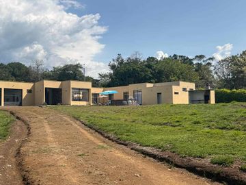 Casa campestre en venta vía Calarcá–Caicedonia | 2...