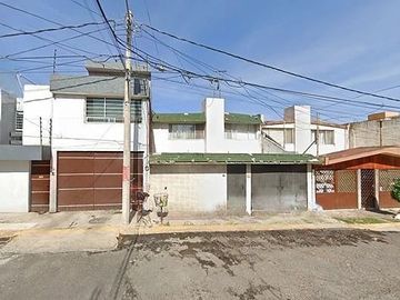 Propiedad en Venta en  Col. Jardines de Atizapán,...