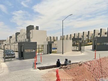 ¡¡ EXCELENTE OPORTUNIDAD!! HERMOSA CASA DE REMATE...