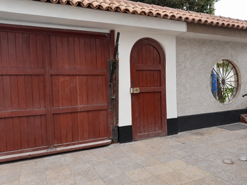 Casa En Alquiler En Chorrillos Con Cochera Y Vigilancia...