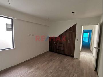 Exclusivo Departamento Triplex En Venta – San Isidro