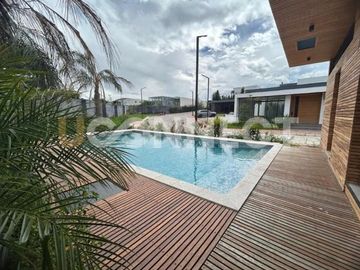 VENTA CASA UNA PLANTA A ESTRENAR, 3 HABITACIONES,...