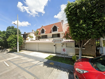 CASA EN VENTA A UN LADO DE LA UNIVERSIDAD AUTONOMA DE...