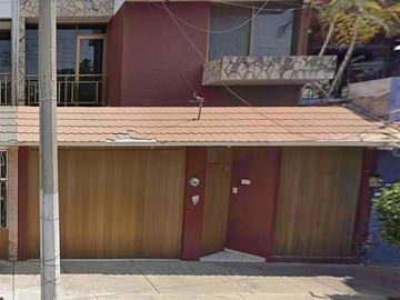 Casa en Venta en Zona de Vias de Acceso Principales en...