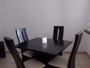 Rento habitación amueblada para estudiantes, con...