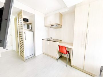 Makati Apartment Building for Sale with Monthly Income...
