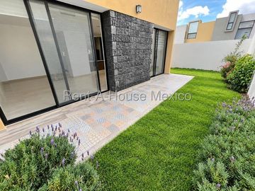 Casa en Esquina en Venta | Zibatá Querétaro – Terreno...