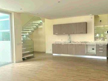 Exclusive 2 Storey 3 Bedroom House and Lot with 3 Car...