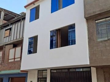EDIFICIO MULTIFAMILIAR EN VENTA EN MARISCAL CACERES SJL