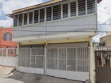 VENTA DE CASA EN SAN PEDRO TLAQUEPAQUE, JALISCO