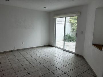 Casa renta frailes Corregidora Querètaro. Seguridad y...