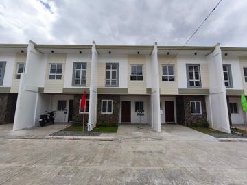 Townhouse For Sale in San Roque Antipolo with Common...