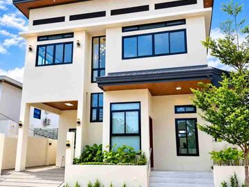 FOR SALE CORNER BRAND NEW & SEMI FURNISHED HOUSE AND LOT