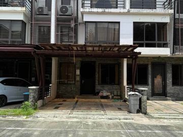FOR SALE | 4BR House & Lot at Mahogany Place 3, Acacia...