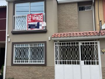 VENTA DE CASA REMODELADA EN MUCHO LOTE 2